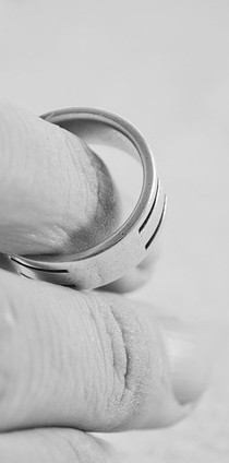 Anillo de matrimonio